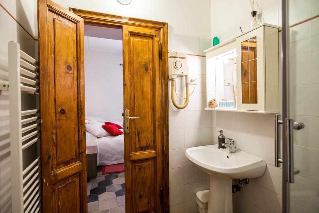 Triple Room with Private Bathroom,157004589:JPEG